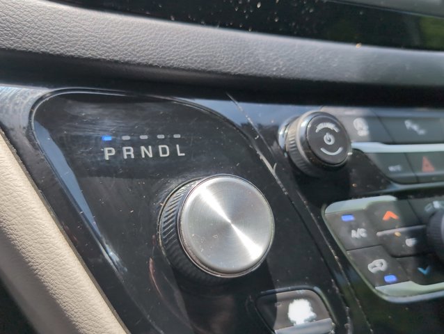 Used 2018 Chrysler Pacifica Touring-L FWD image 14