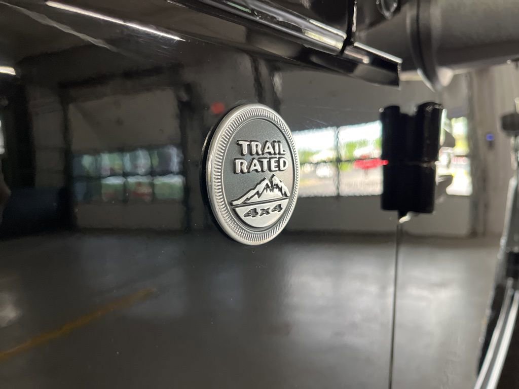 Used 2018 Jeep Wrangler Unlimited Rubicon w/ Cold Weather Group AWD/4WD image 13