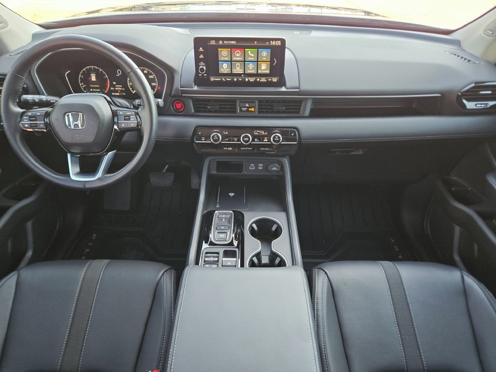Certified 2025 Honda Pilot Touring image 12