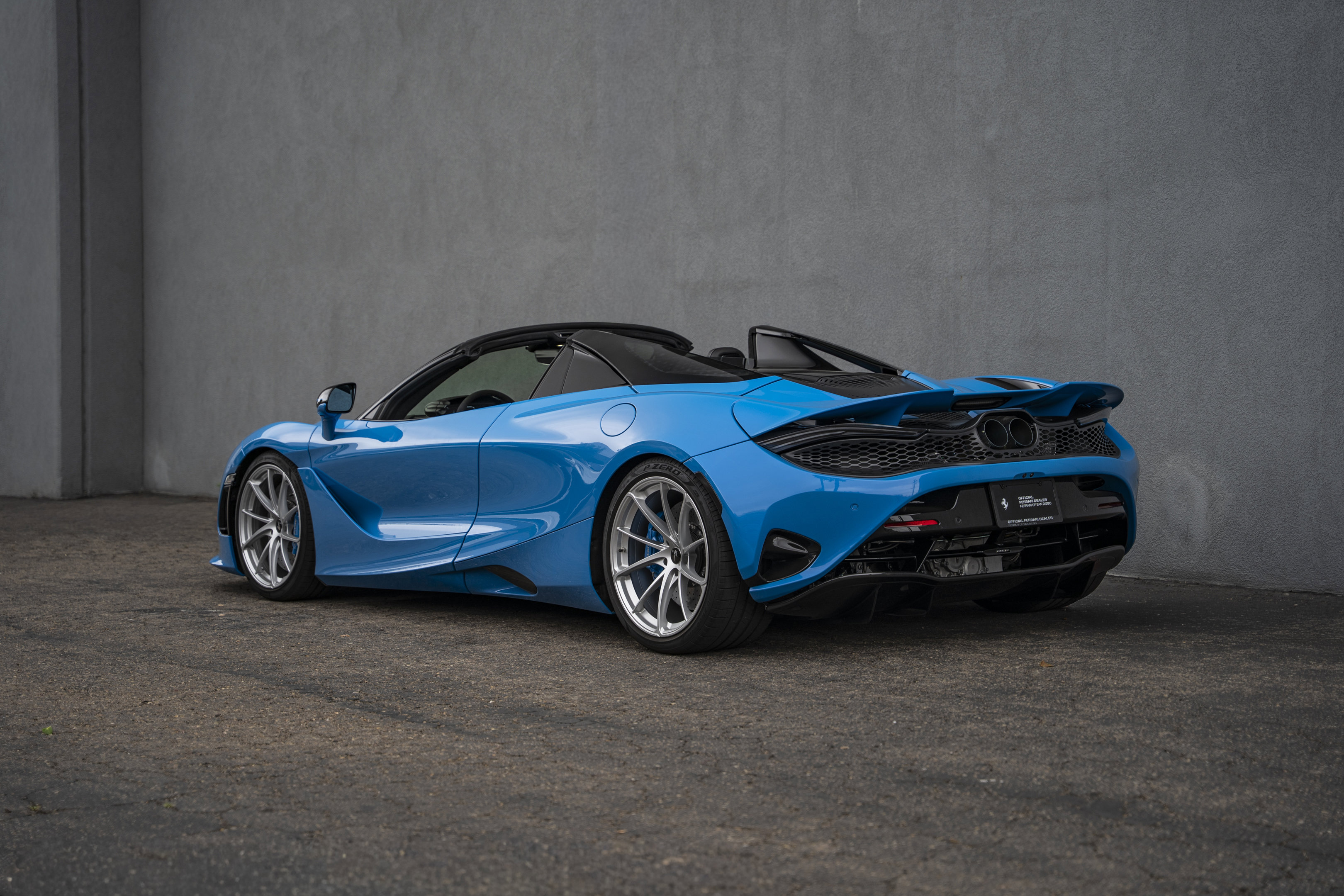 Used 2026 McLaren 750S Spider RWD image 3