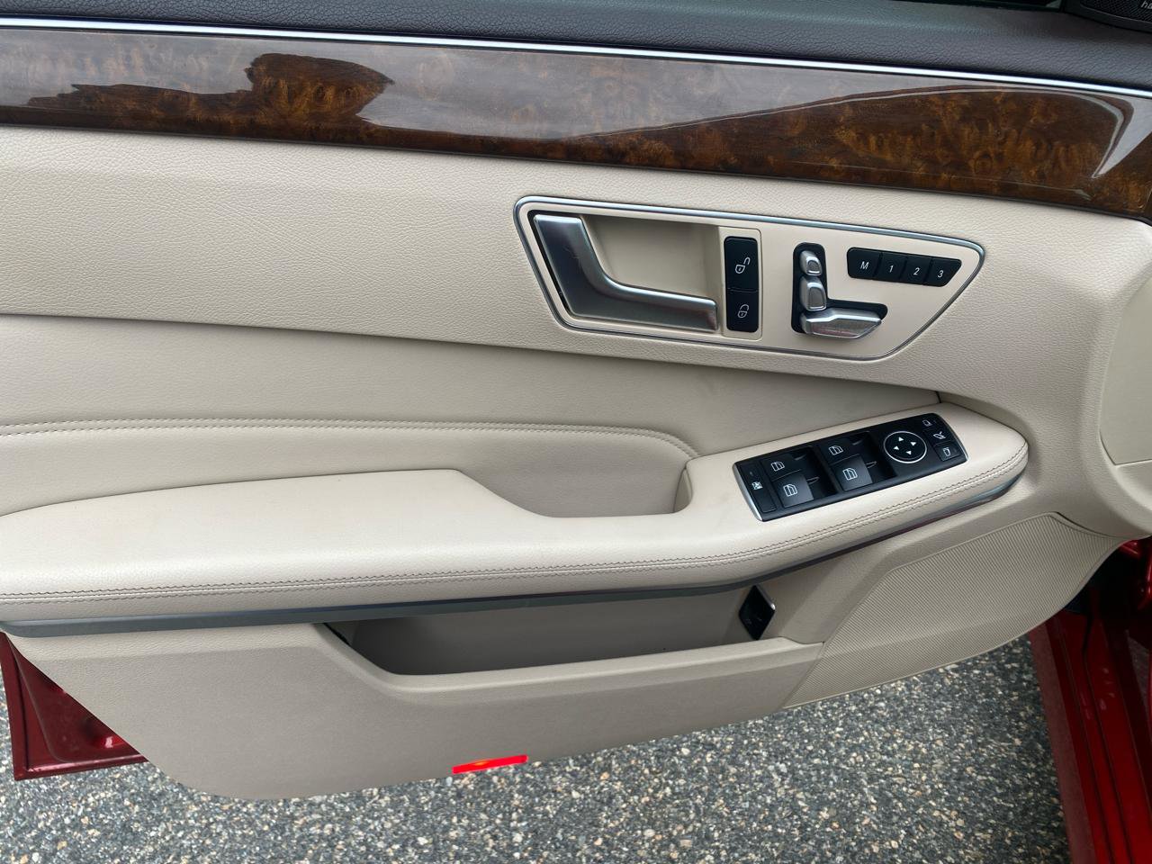 Used 2016 Mercedes-Benz E 350 4MATIC Sedan image 28