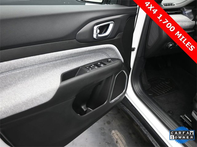 Used 2025 Jeep Compass Sport image 22