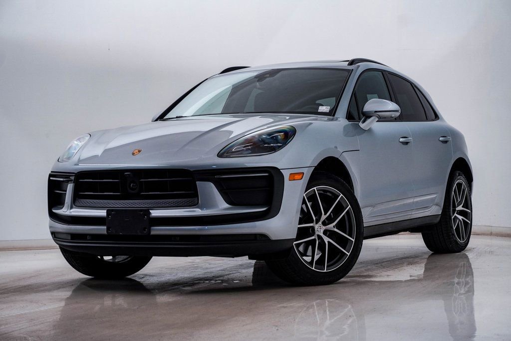 Certified 2025 Porsche Macan image 1