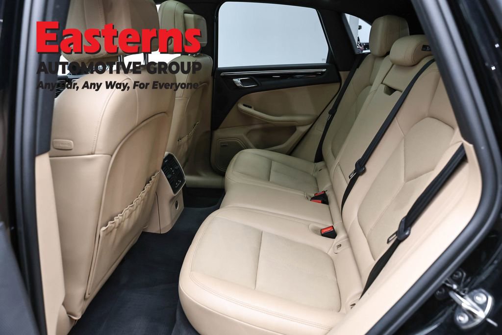 Used 2022 Porsche Macan AWD/4WD image 23