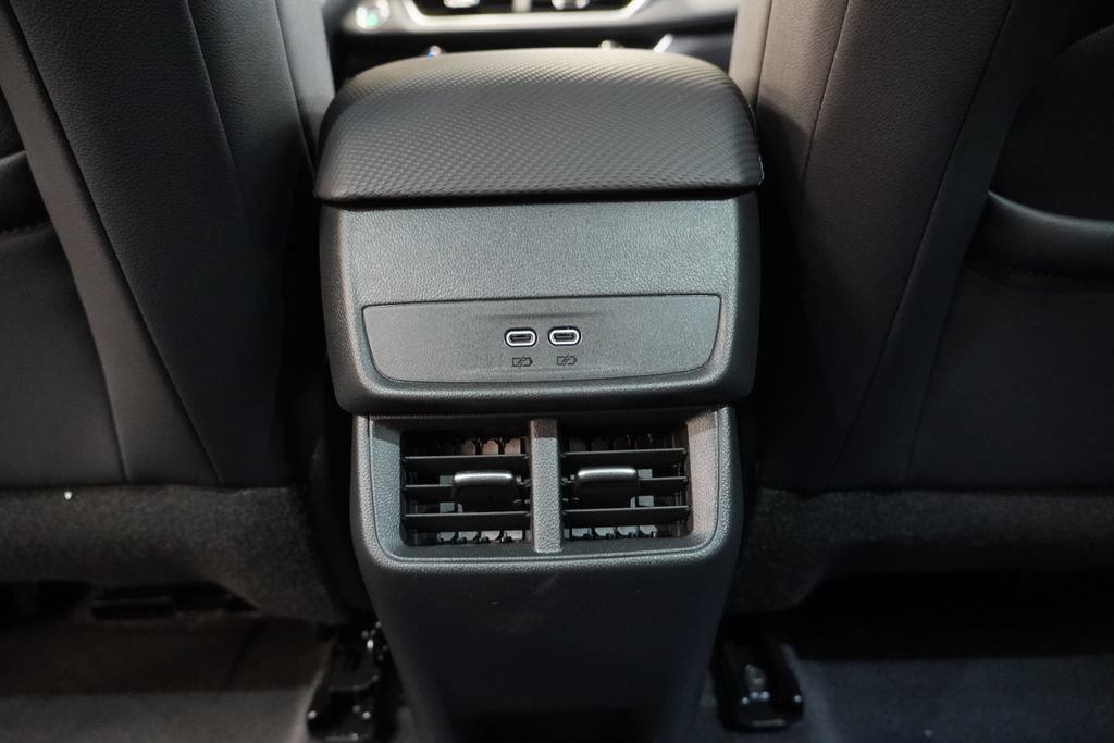 New 2026 Chevrolet Equinox LT w/ Convenience Package II FWD image 31