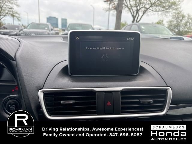 Used 2015 MAZDA MAZDA3 i Touring w/ Technology Package FWD image 9