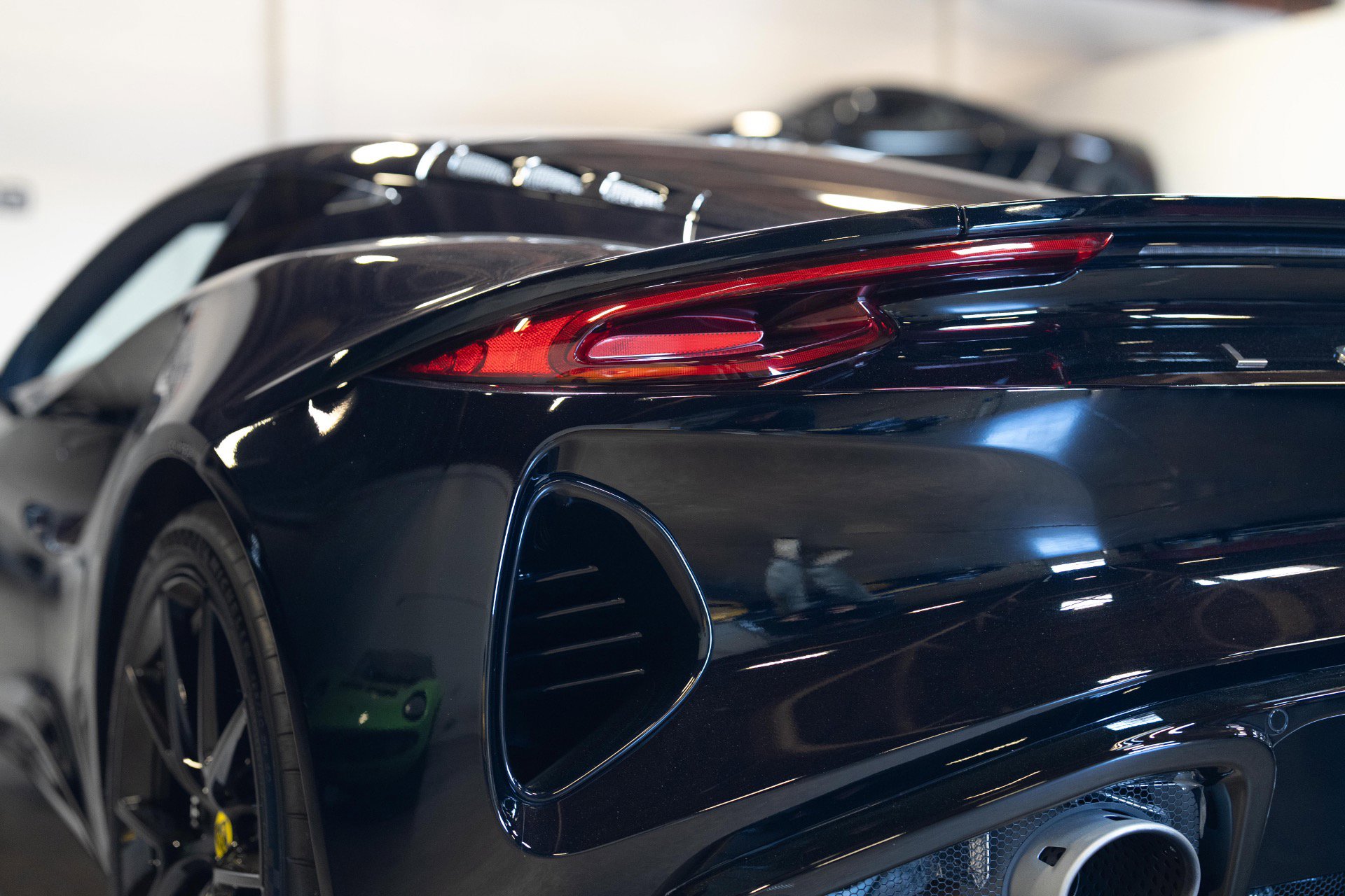 Used 2024 Lotus Emira First Edition image 32