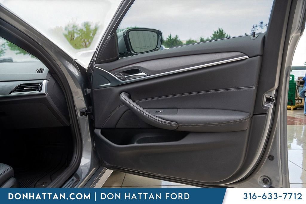 Used 2023 BMW 530i xDrive AWD/4WD image 25