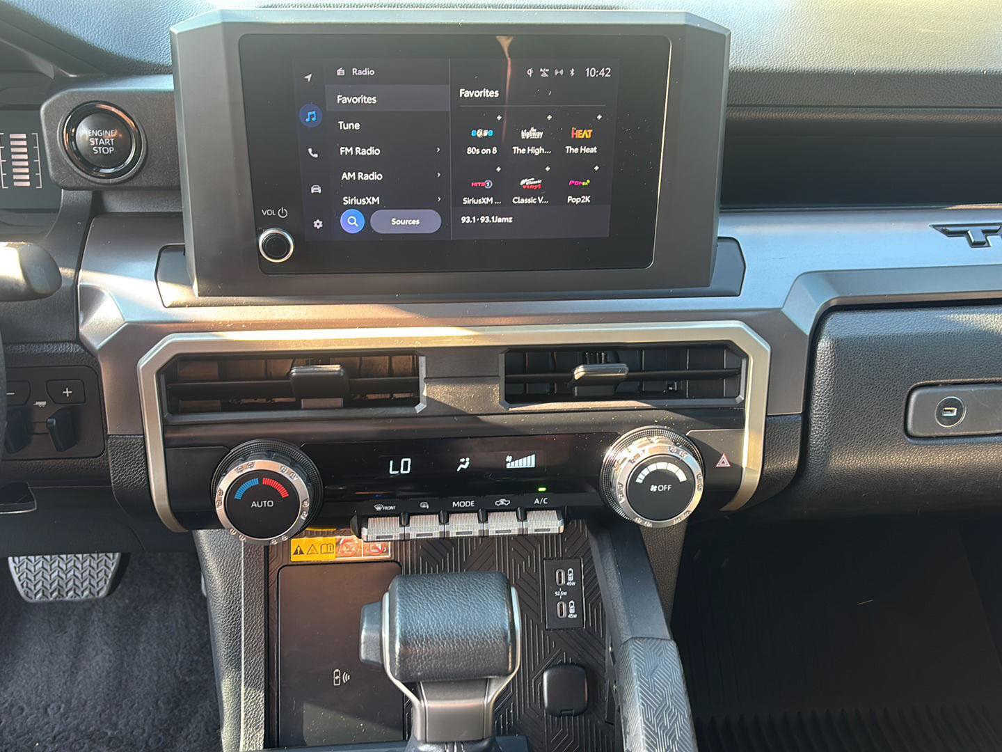 Used 2024 Toyota Tacoma SR5 w/ SR5 Upgrade Package AWD/4WD image 27