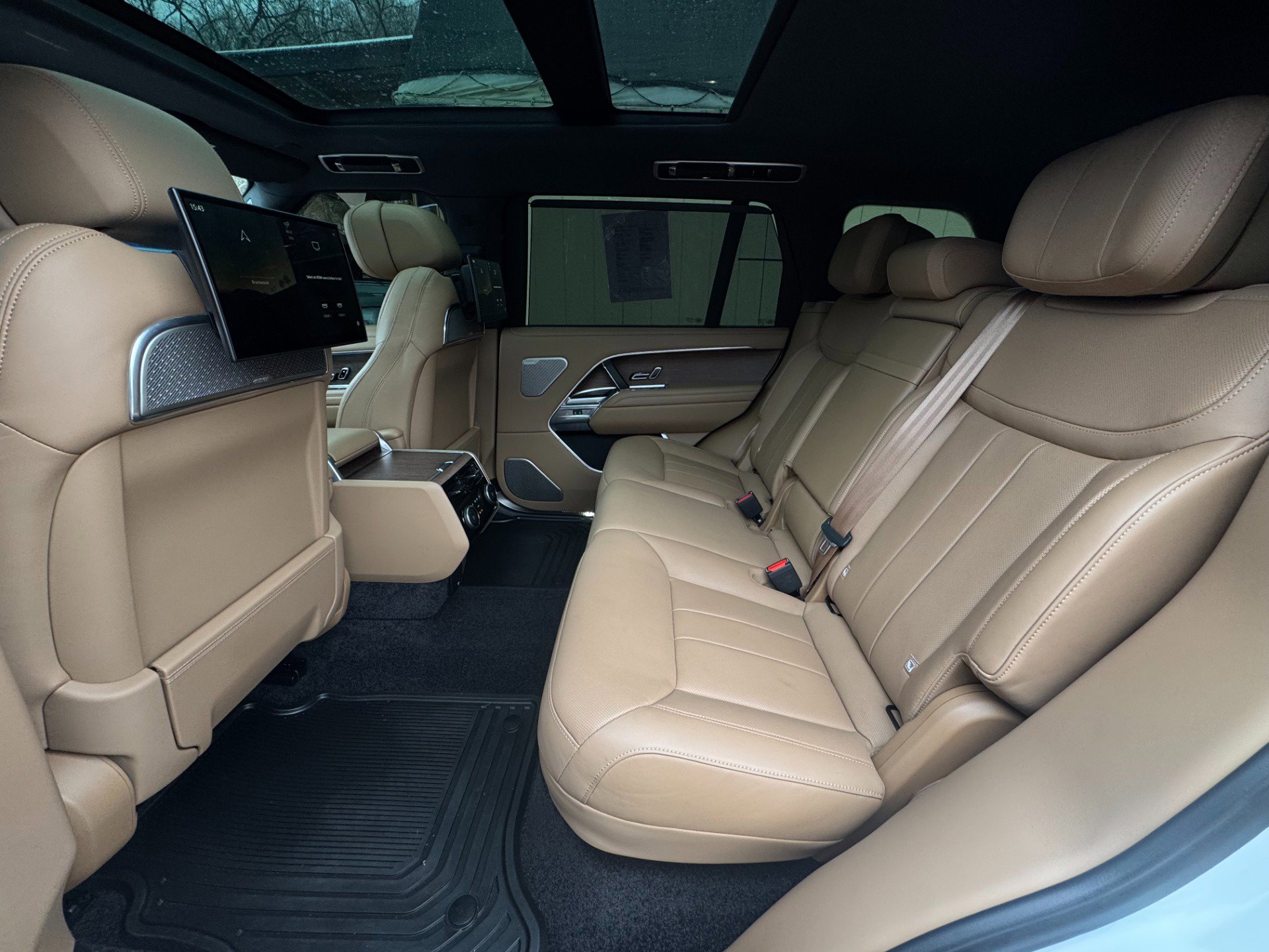 Used 2024 Land Rover Range Rover Long Wheelbase Autobiography image 44