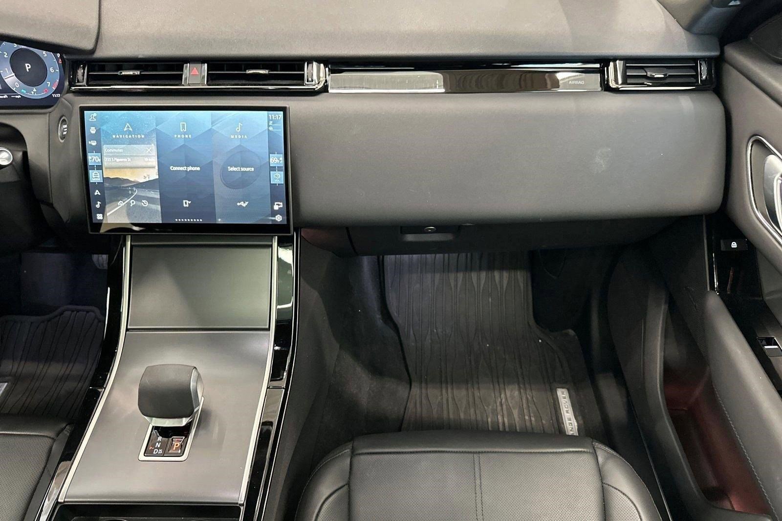 Certified 2026 Land Rover Range Rover Velar S AWD/4WD image 31
