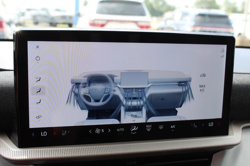 Used 2025 Ford Explorer Active w/ Active Comfort Package image 35