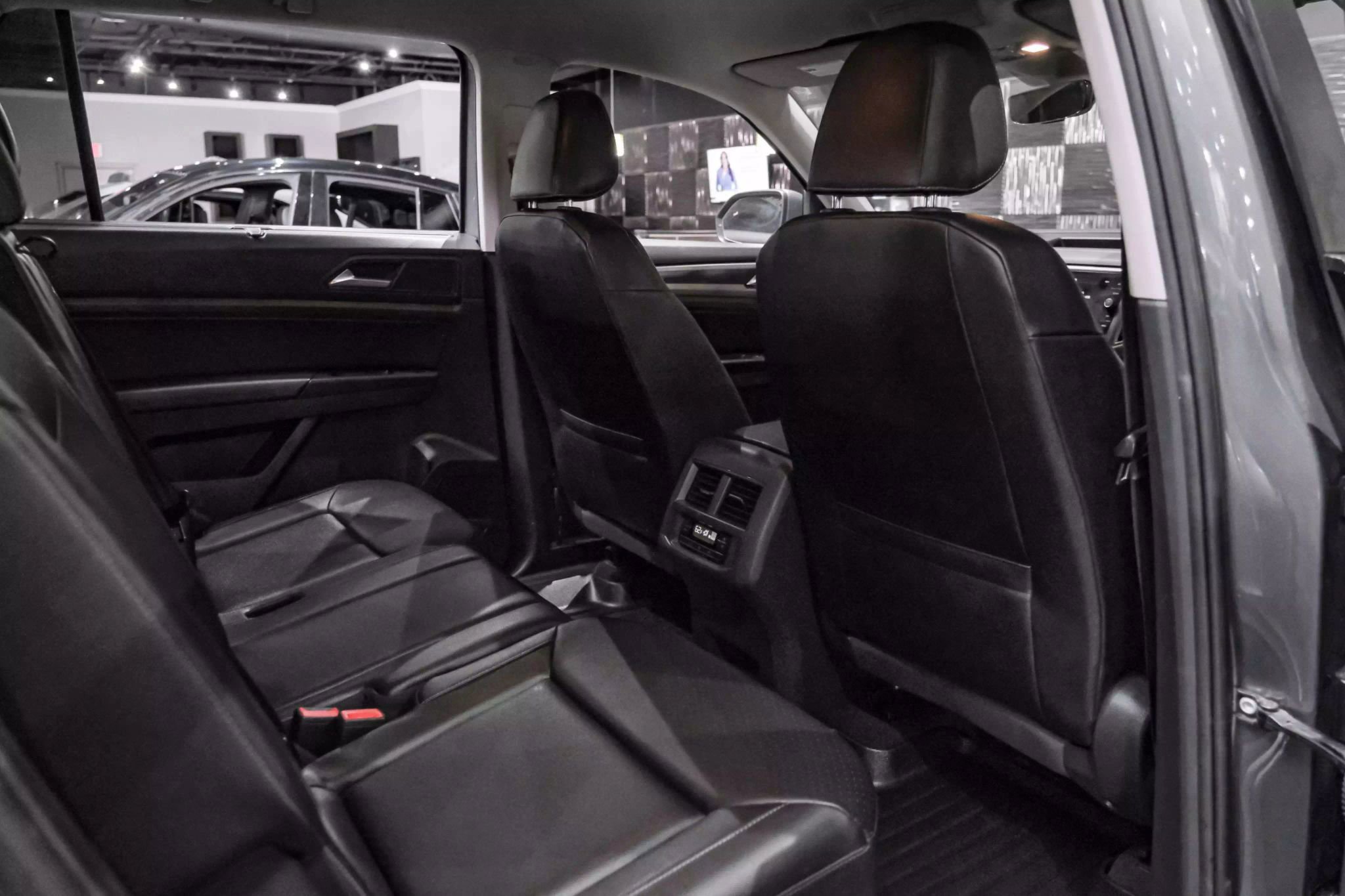 Used 2020 Volkswagen Atlas SE w/ Towing Package image 30