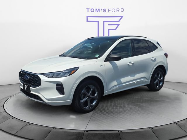 Certified 2024 Ford Escape ST-Line w/ Tech Pack #1 AWD/4WD image 1