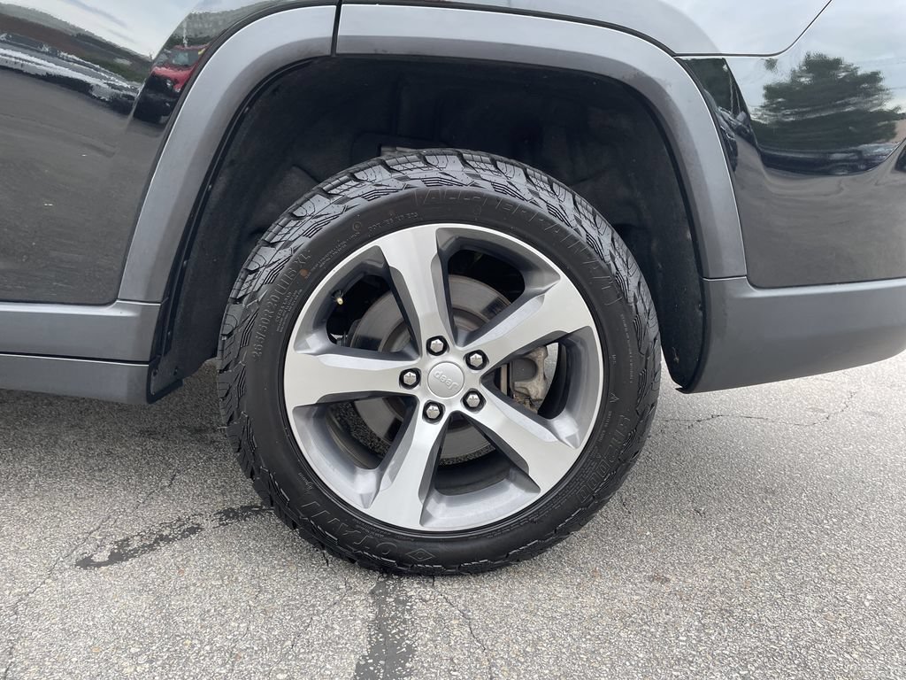 Certified 2023 Jeep Grand Cherokee L Limited w/ Luxury Tech Group II AWD/4WD image 10