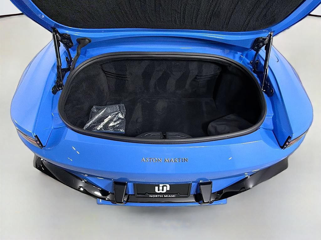 Used 2021 Aston Martin V8 Vantage Roadster RWD image 24