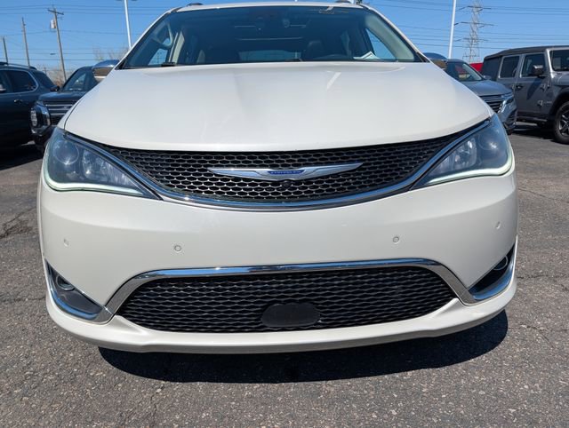 Used 2020 Chrysler Pacifica Limited w/ Advanced Safetytec Group FWD image 12