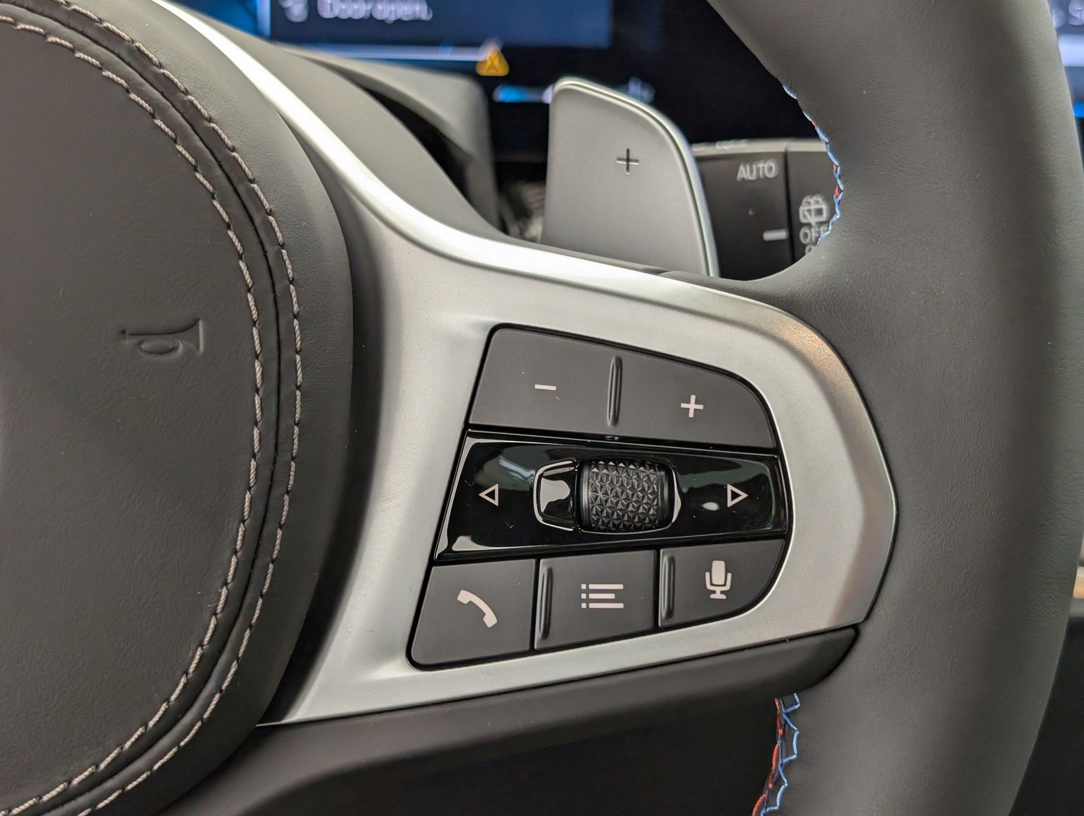 New 2026 BMW X5 M60i w/ Executive Package image 22