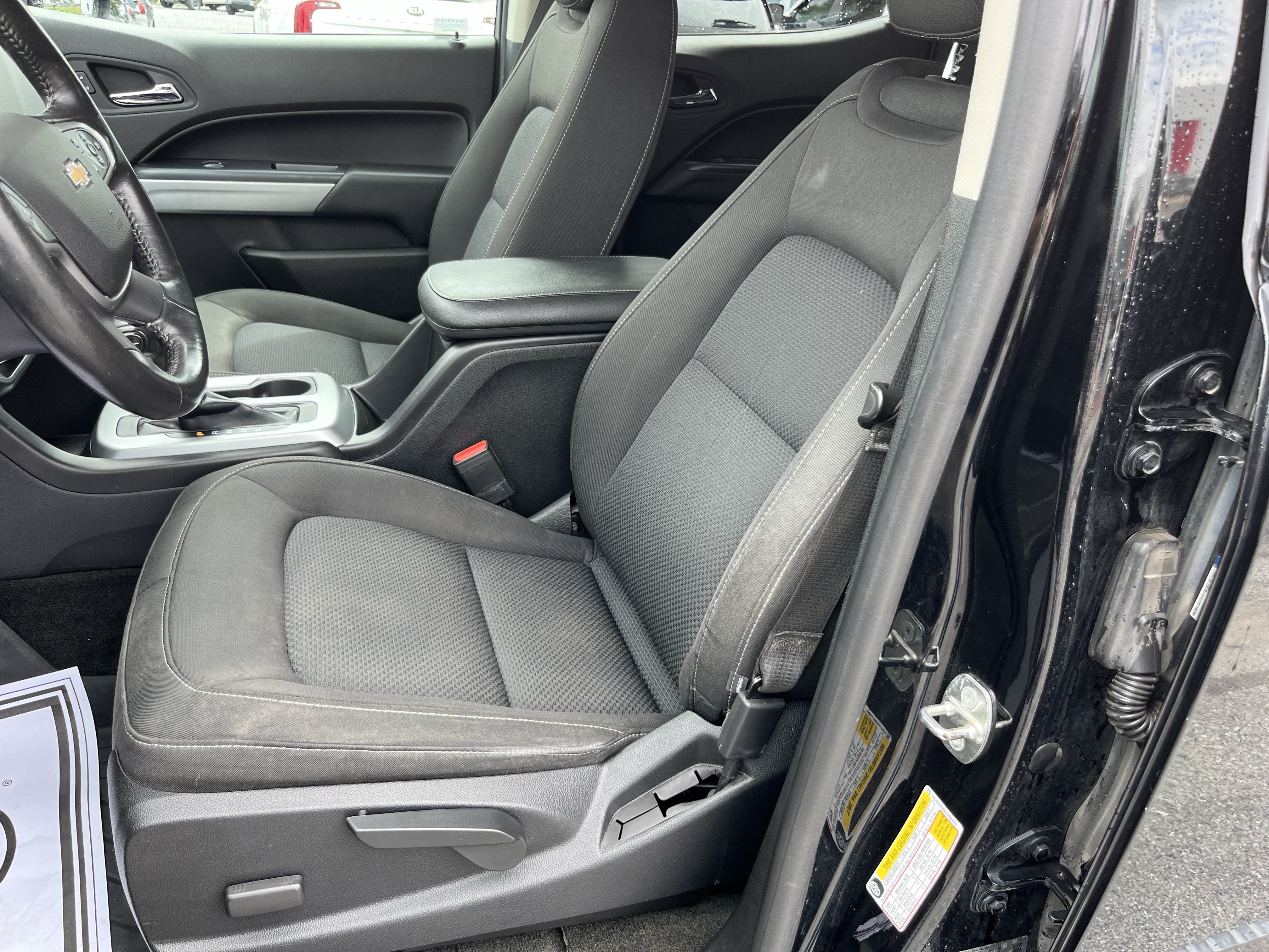 Used 2018 Chevrolet Colorado LT AWD/4WD image 17