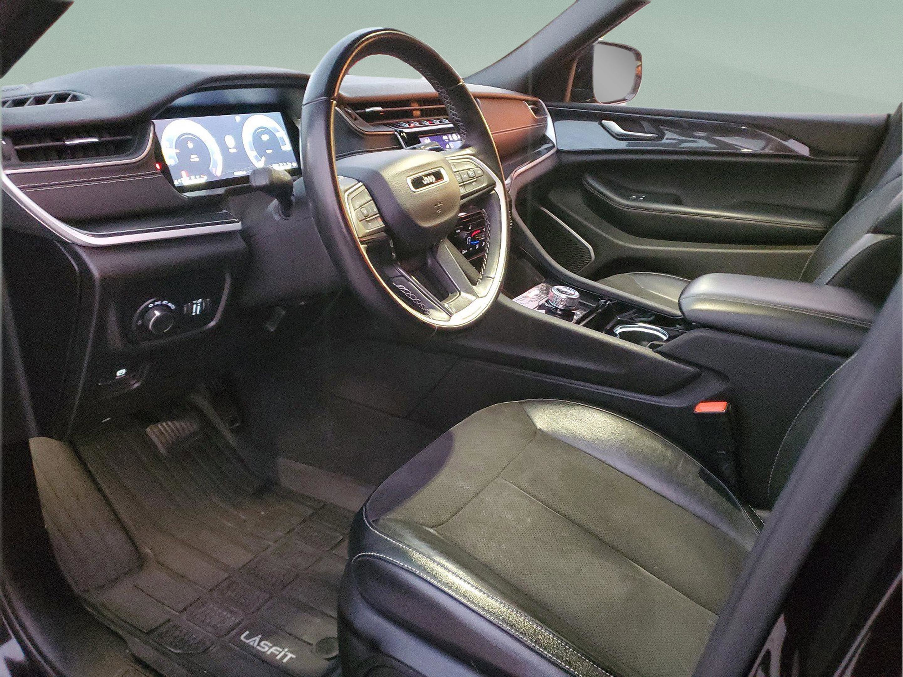 Certified 2022 Jeep Grand Cherokee L Laredo image 17