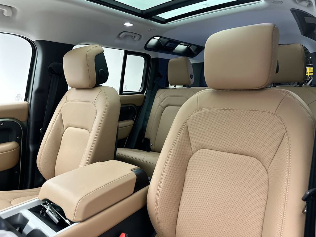 Certified 2025 Land Rover Defender 110 S AWD/4WD image 9