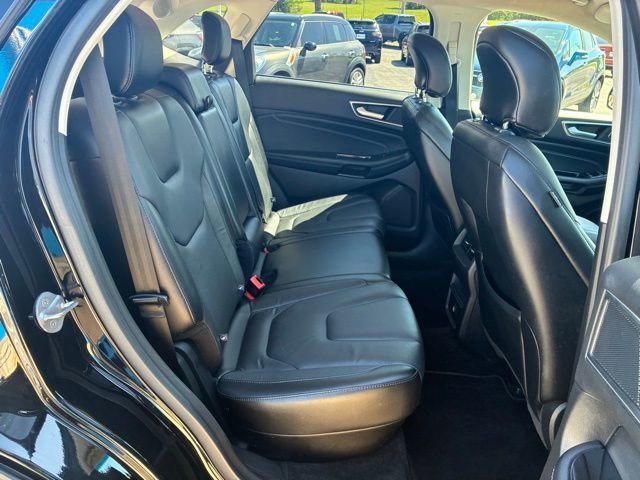 Used 2018 Ford Edge Titanium image 18