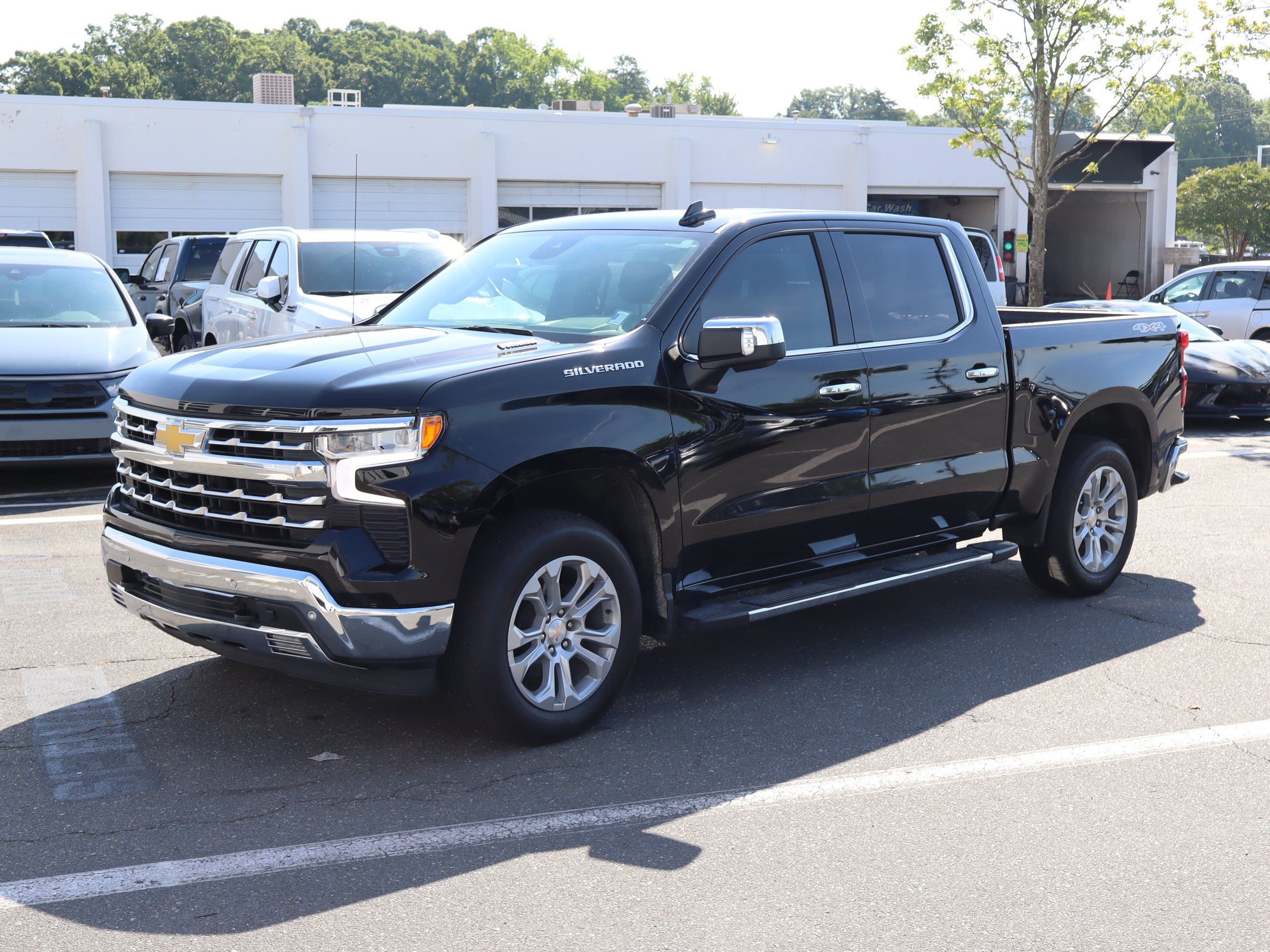 Used 2025 Chevrolet Silverado 1500 LTZ w/ LTZ Convenience Package II AWD/4WD image 5