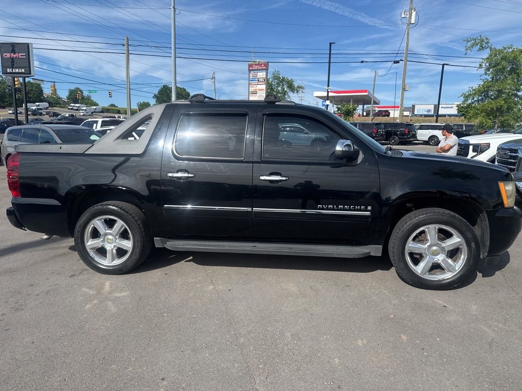 Used 2009 Chevrolet Avalanche LTZ RWD image 6