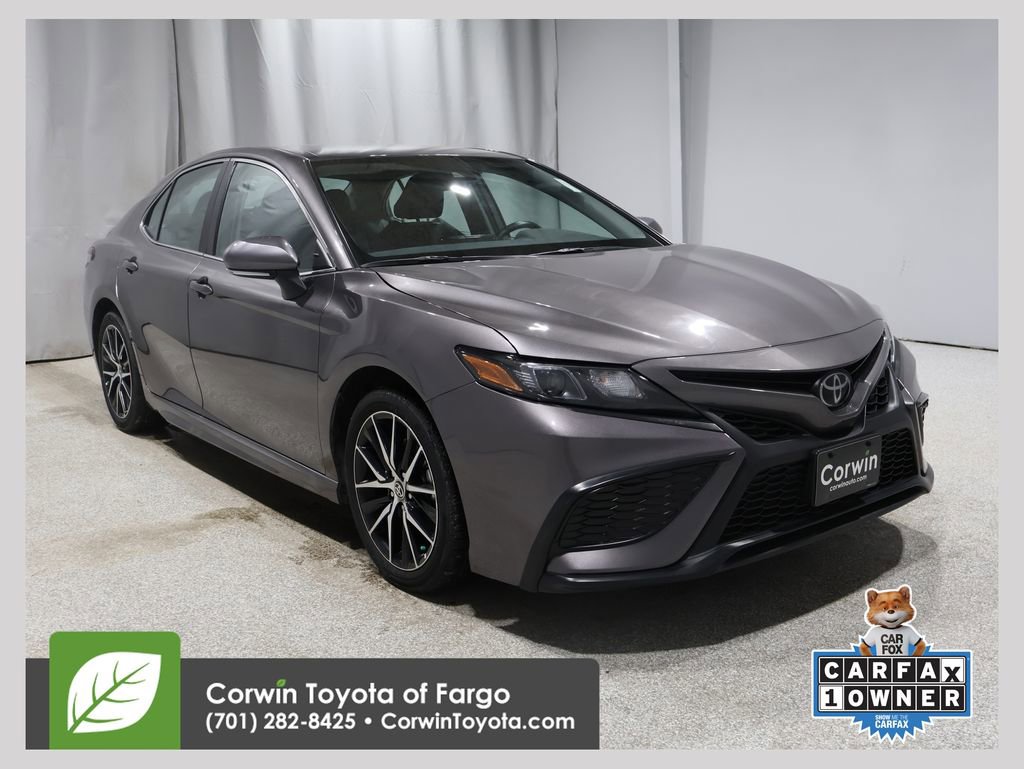 Used 2023 Toyota Camry SE image 1