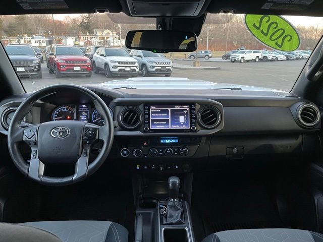 Used 2022 Toyota Tacoma TRD Sport w/ Technology Package image 12