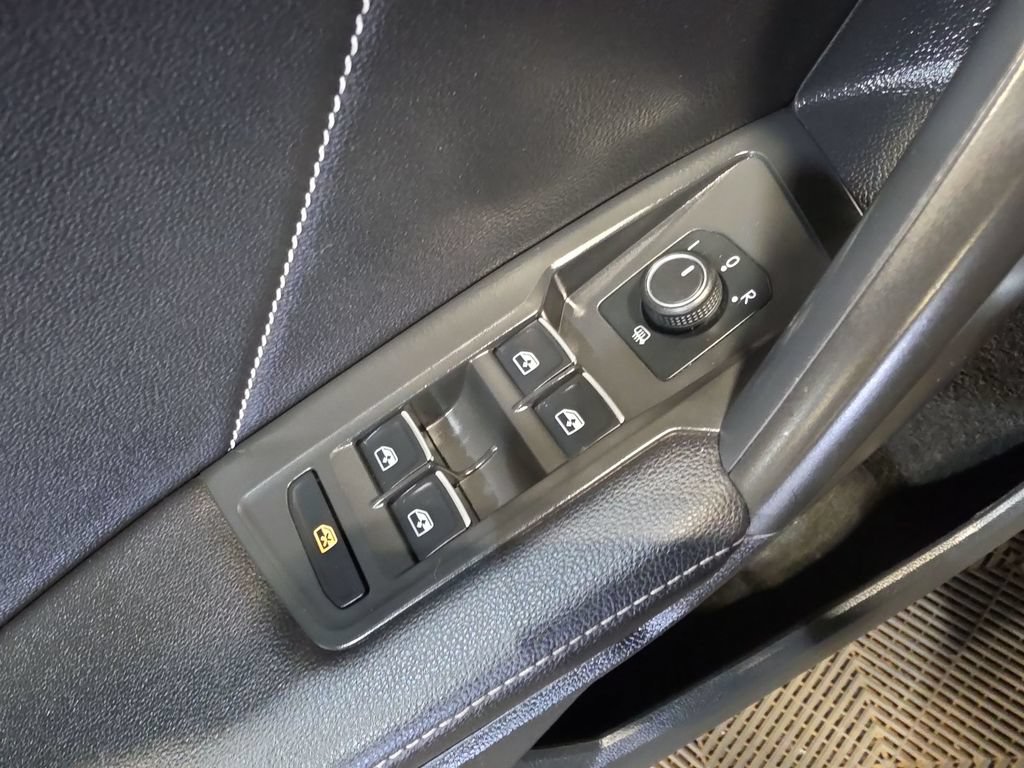 Used 2022 Volkswagen Tiguan SE FWD image 15