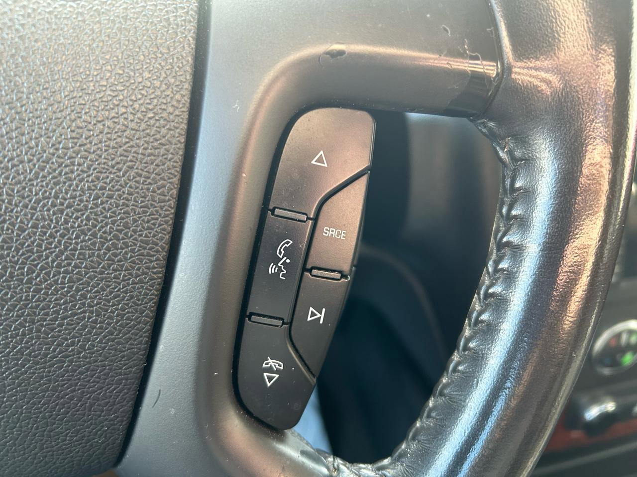 Used 2010 Chevrolet Avalanche LT w/ Regional Value Package image 18