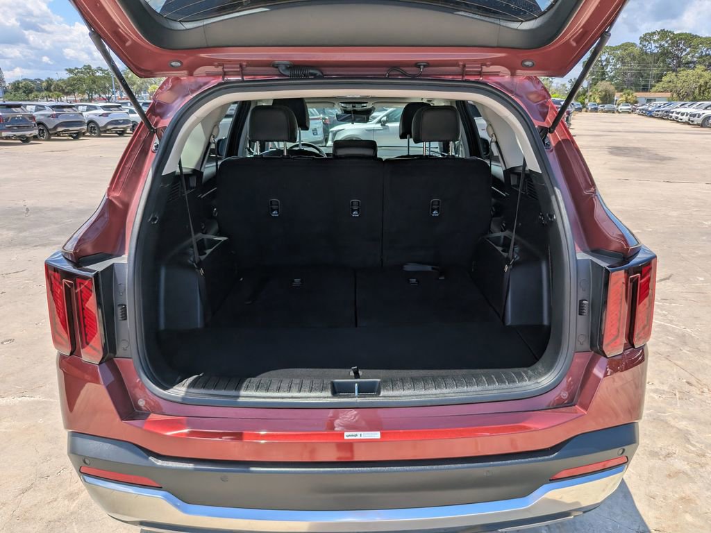 Certified 2024 Kia Sorento S w/ Panoramic Sunroof Package FWD image 12