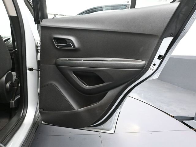 Used 2016 Chevrolet Trax LS image 33