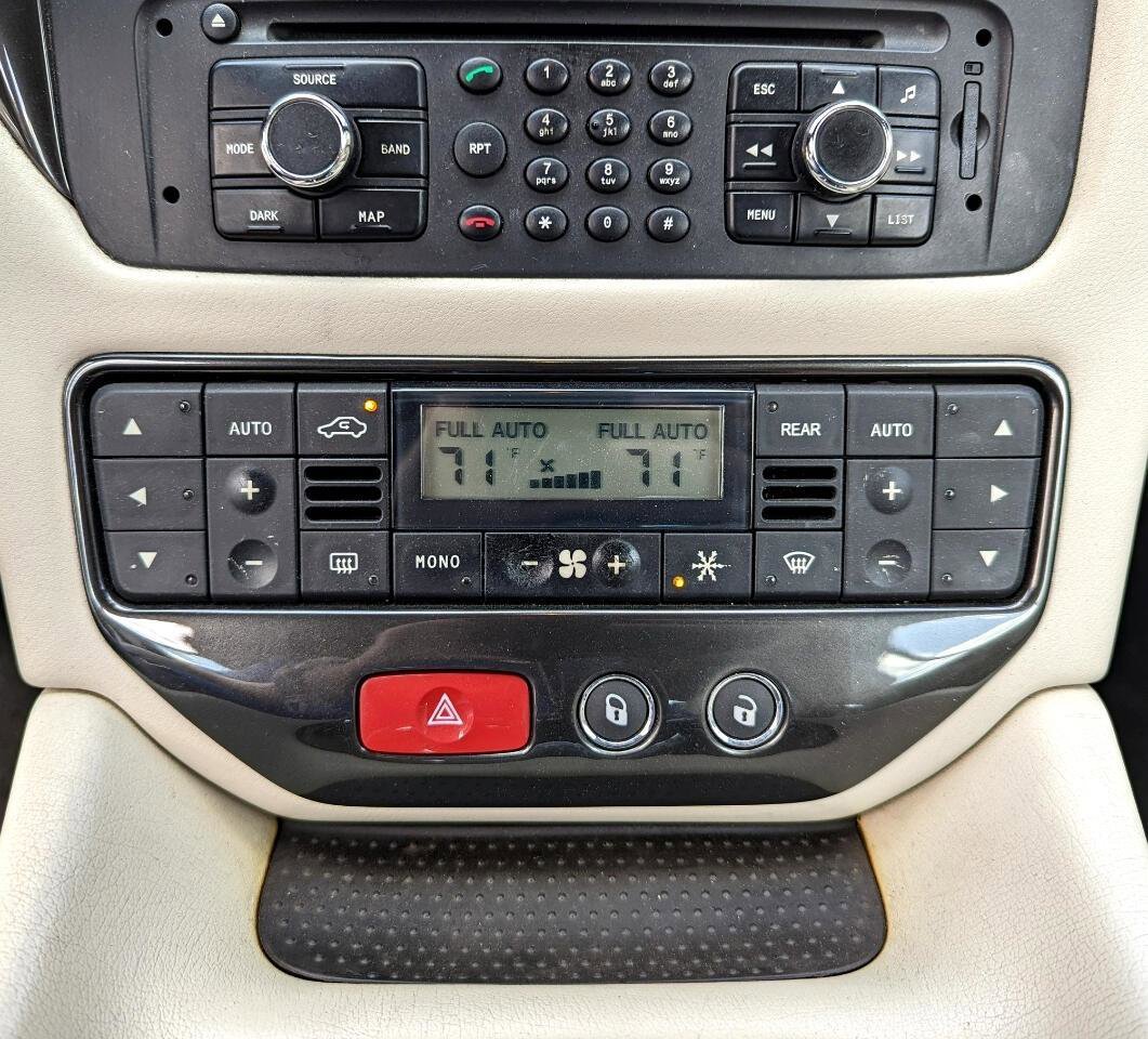 Used 2013 Maserati GranTurismo Convertible RWD image 21