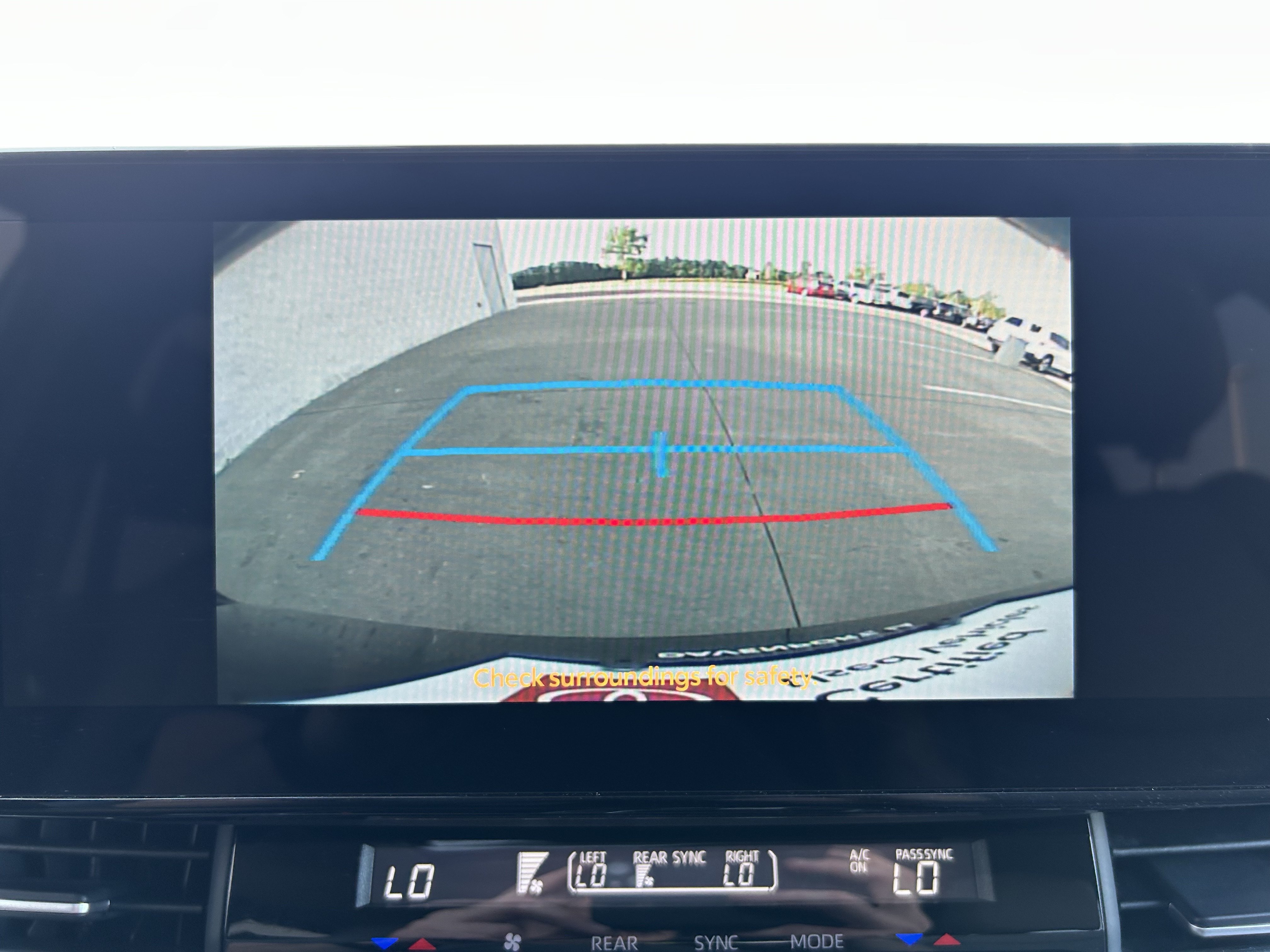 Certified 2025 Toyota Sienna XLE FWD image 32