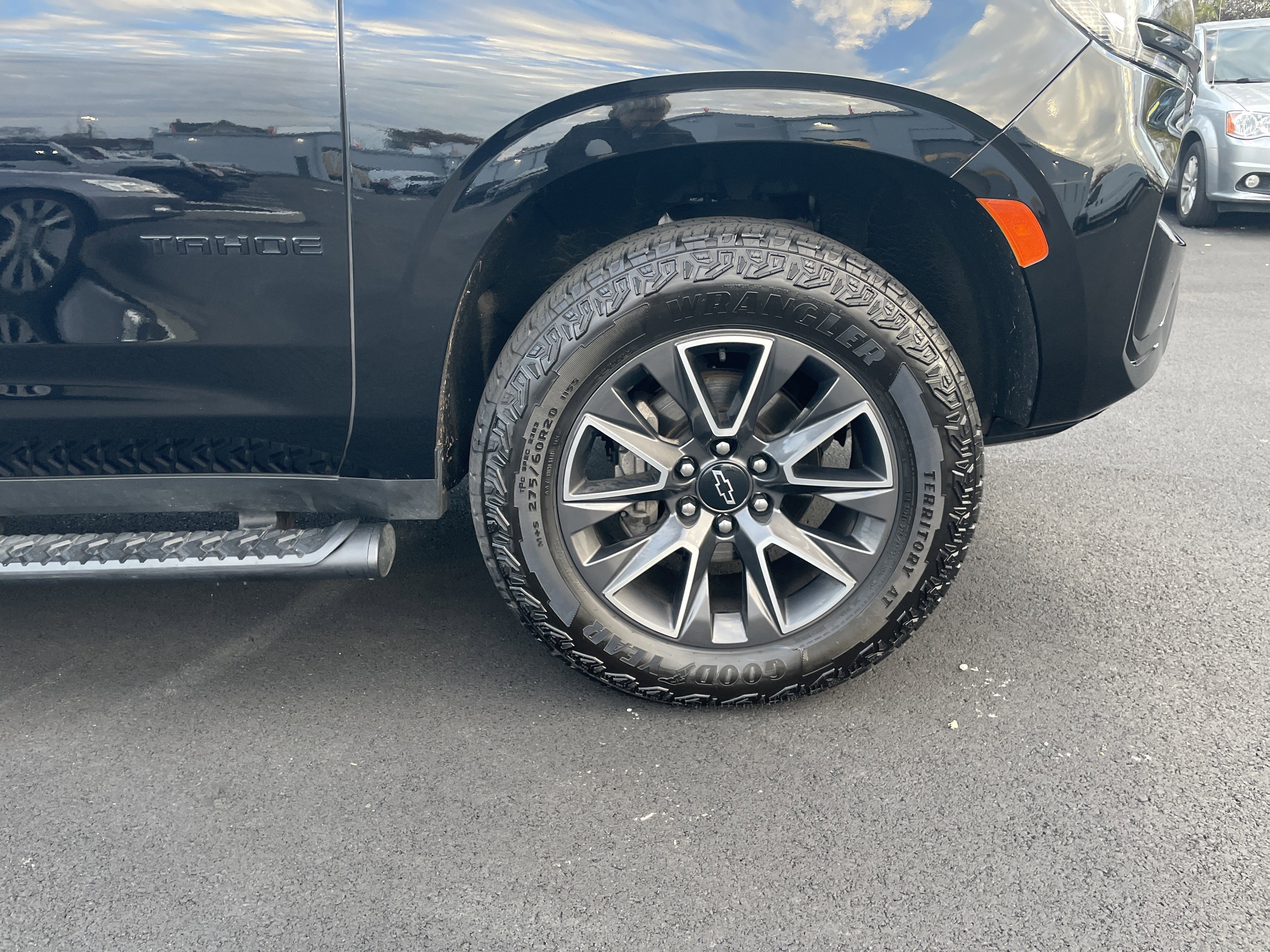 Used 2021 Chevrolet Tahoe Z71 w/ Luxury Package image 7