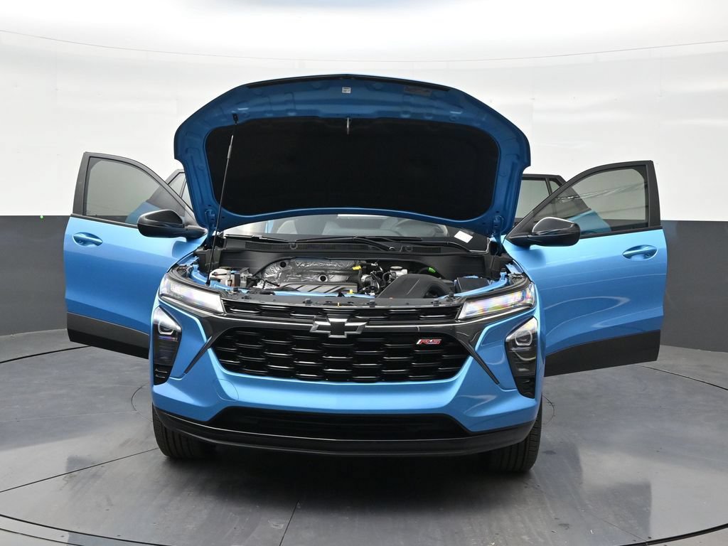 Used 2025 Chevrolet Trax RS FWD image 33