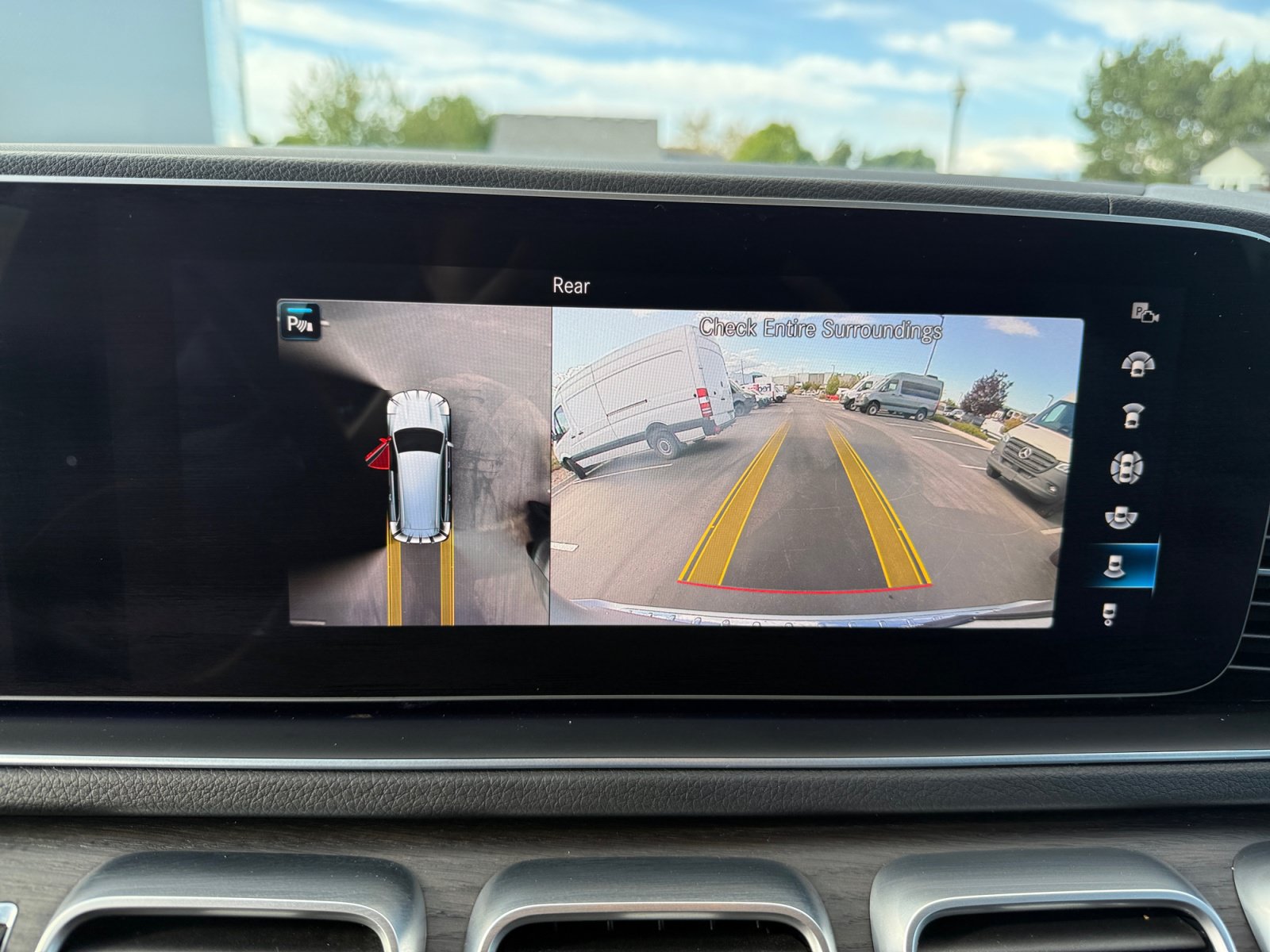 Used 2020 Mercedes-Benz GLS 450 4MATIC image 29