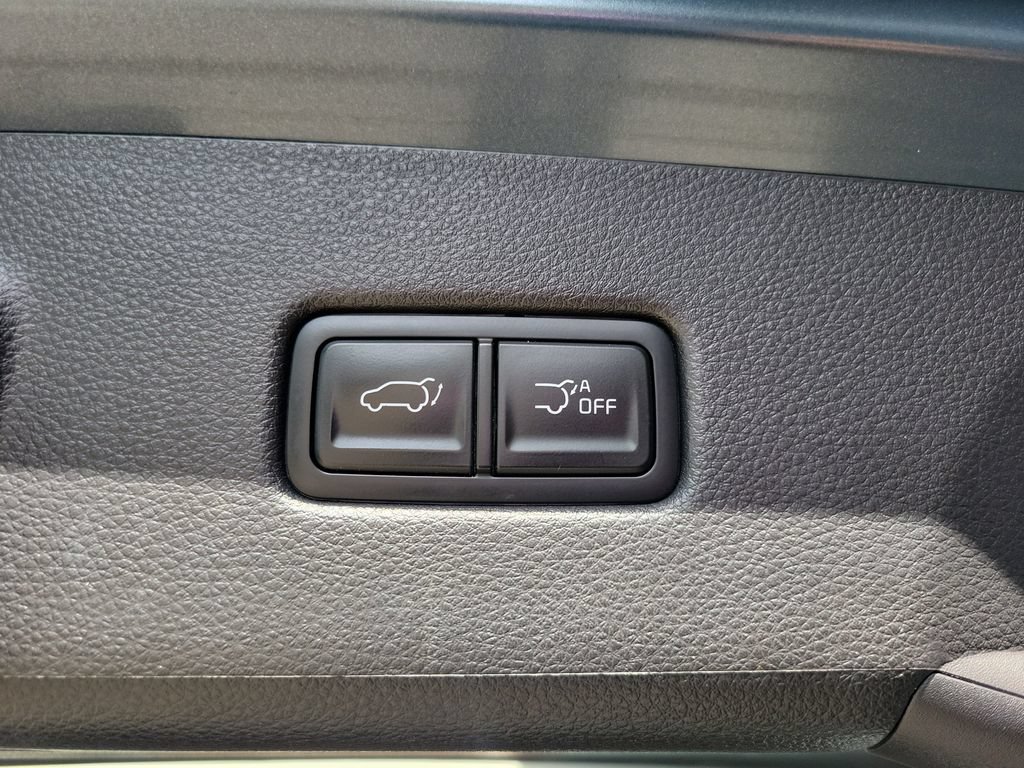 Certified 2023 Kia Carnival SX FWD image 8