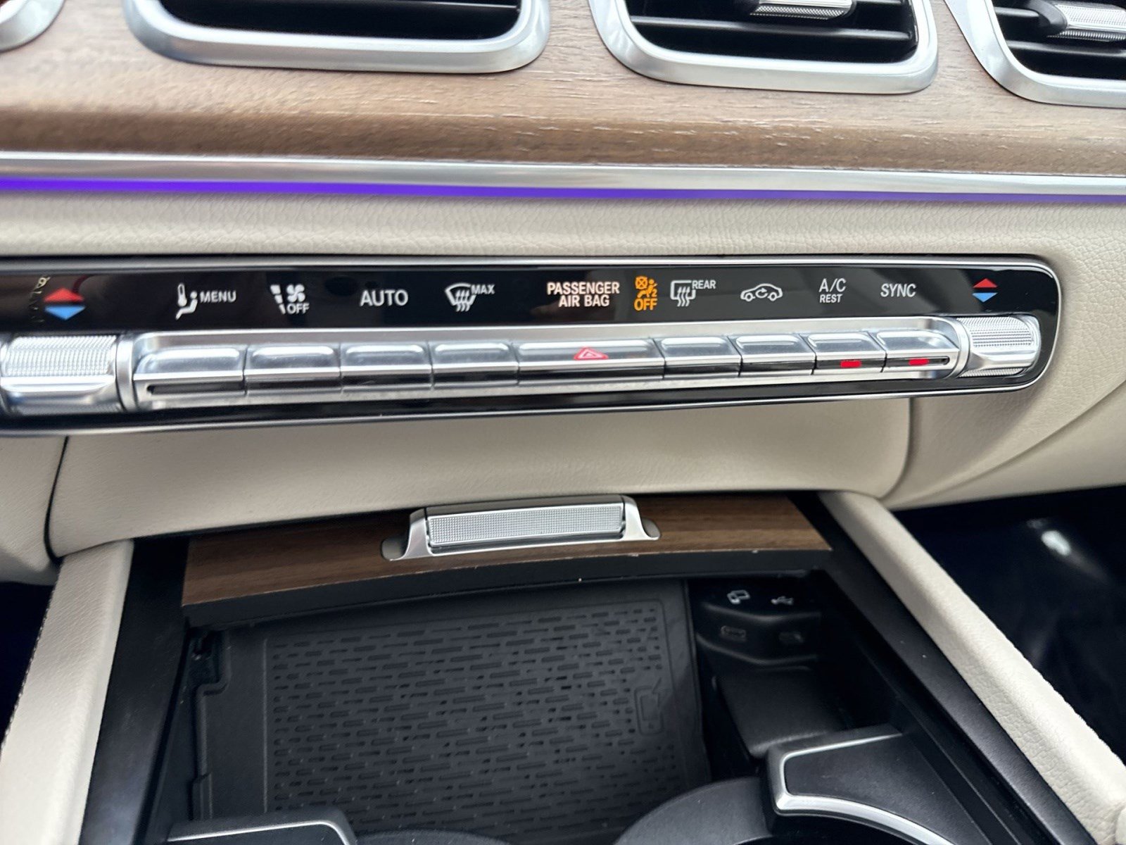 Used 2023 Mercedes-Benz GLE 350 4MATIC w/ Premium Package image 19