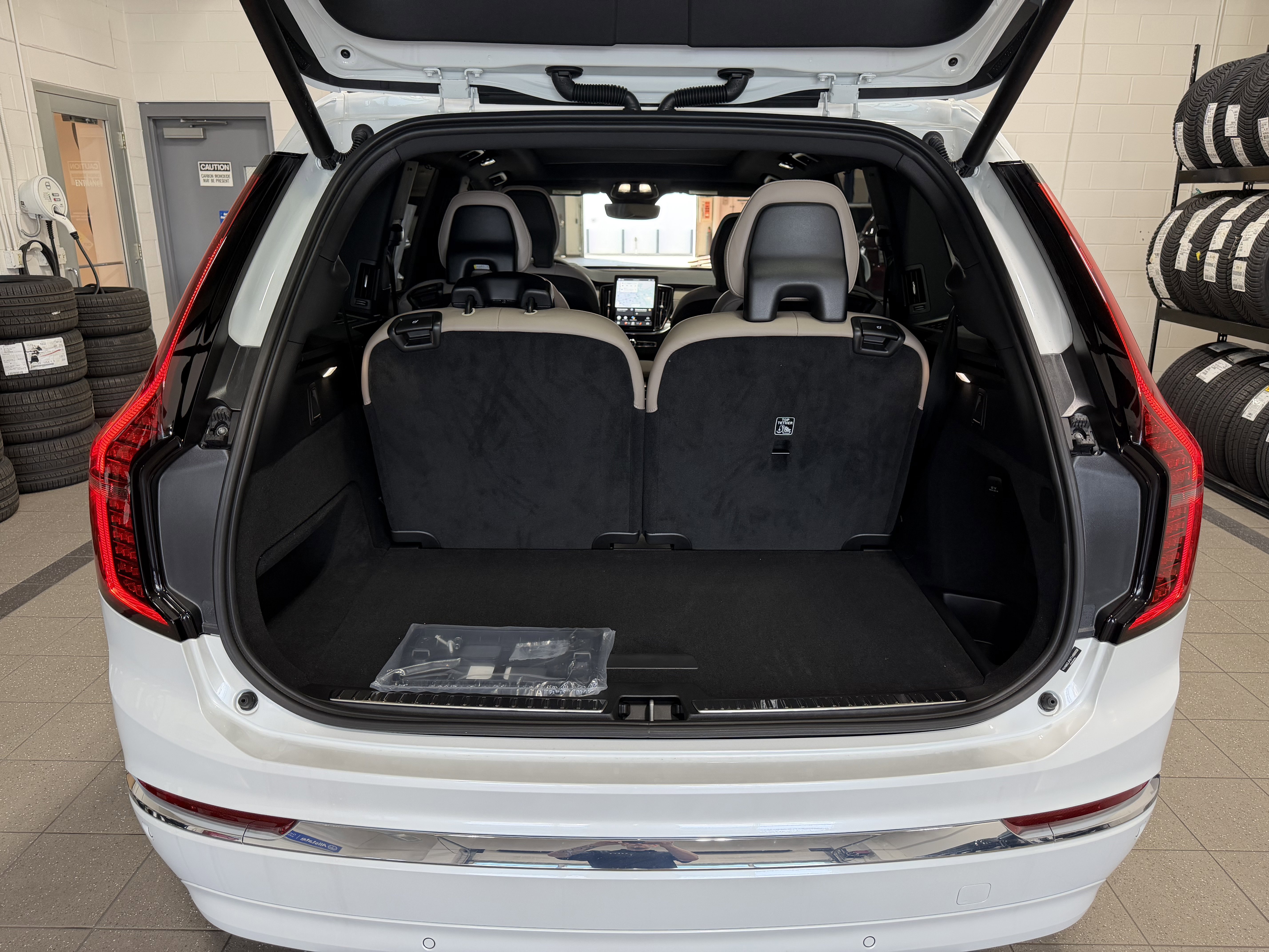 New 2026 Volvo XC90 B6 Ultra AWD/4WD image 36