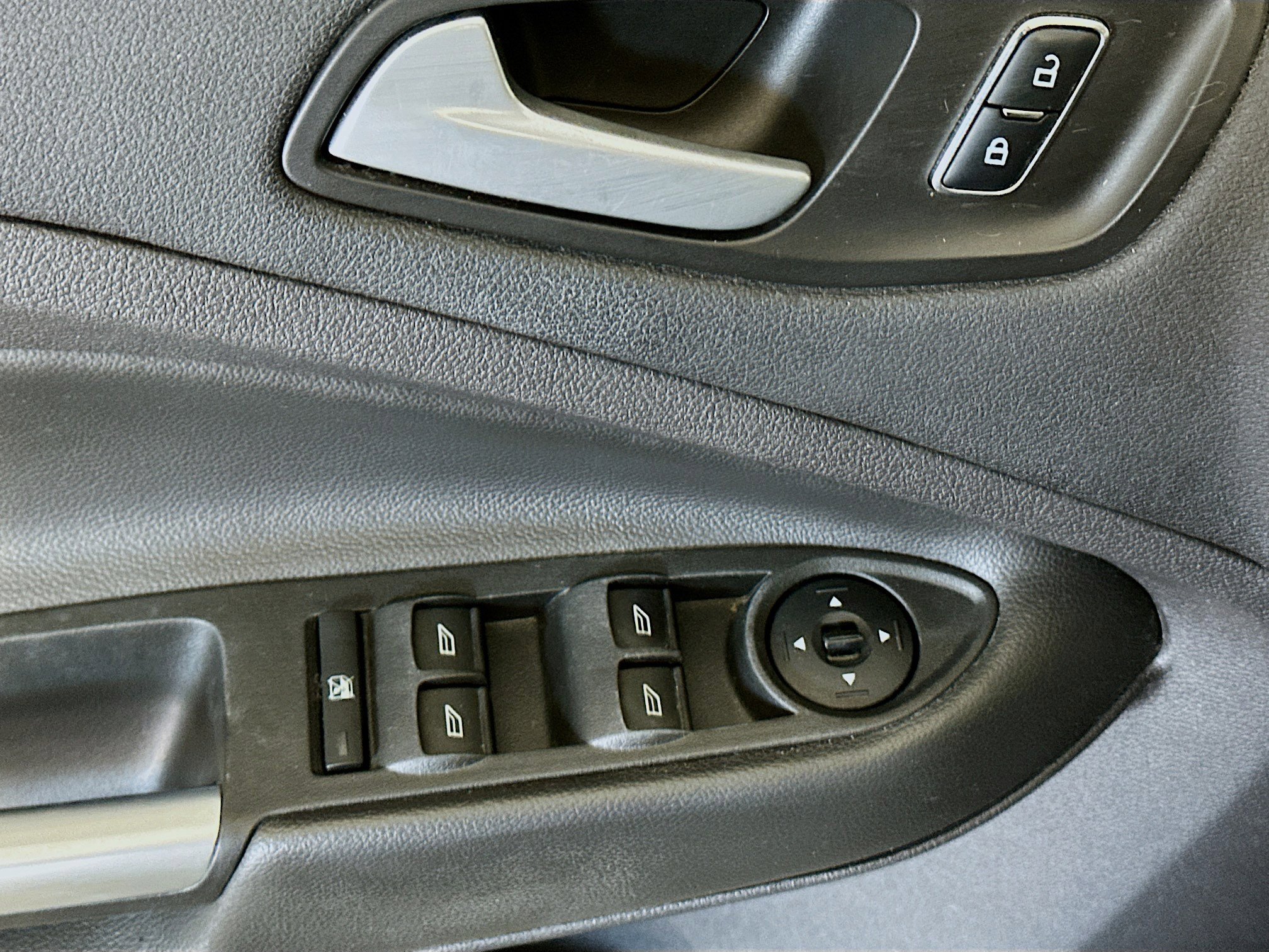 Used 2015 Ford Escape SE w/ Equipment Group 201A image 15