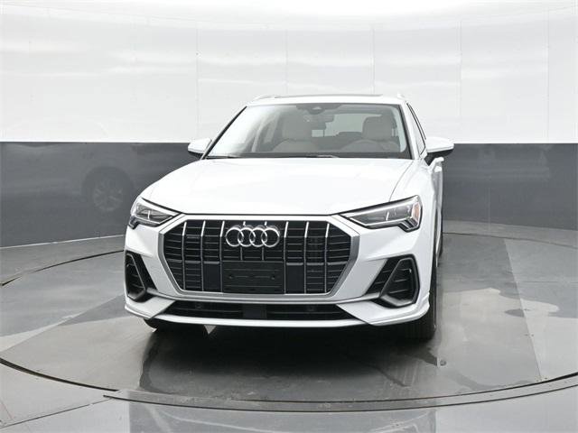 Certified 2025 Audi Q3 2.0T Premium w/ Convenience Package image 2