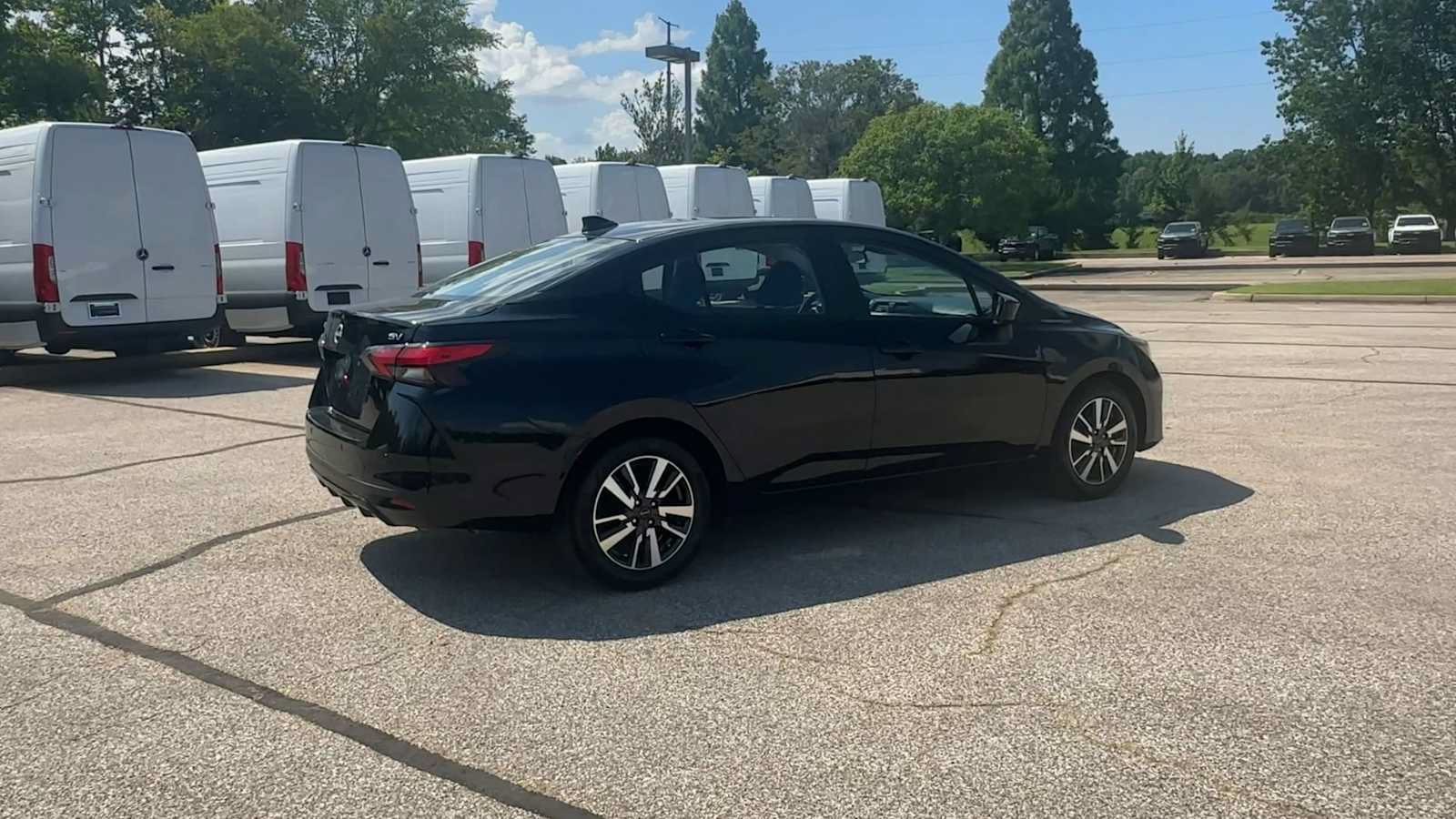 Used 2024 Nissan Versa SV FWD image 8