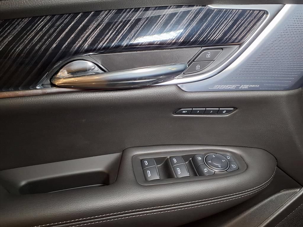 New 2025 Cadillac XT6 Premium Luxury FWD image 17