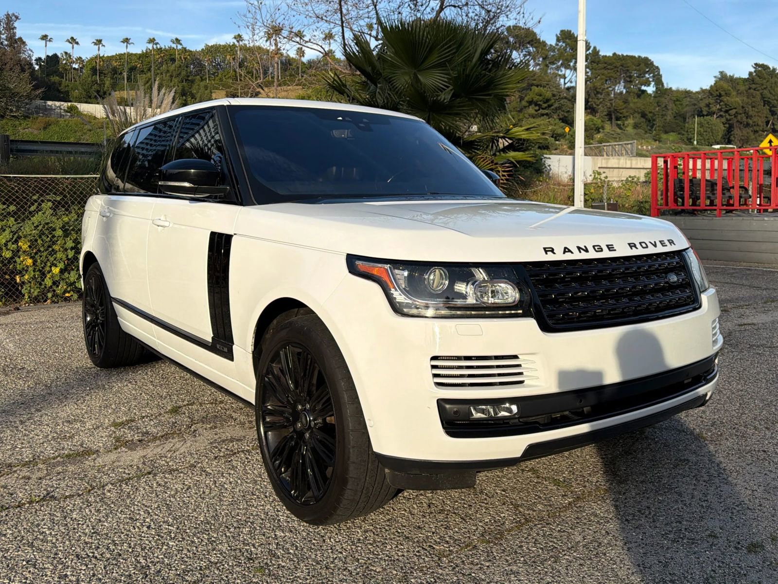 Used 2017 Land Rover Range Rover Long Wheelbase Supercharged AWD/4WD image 3