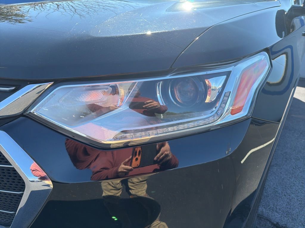 Used 2018 Chevrolet Traverse LT image 9
