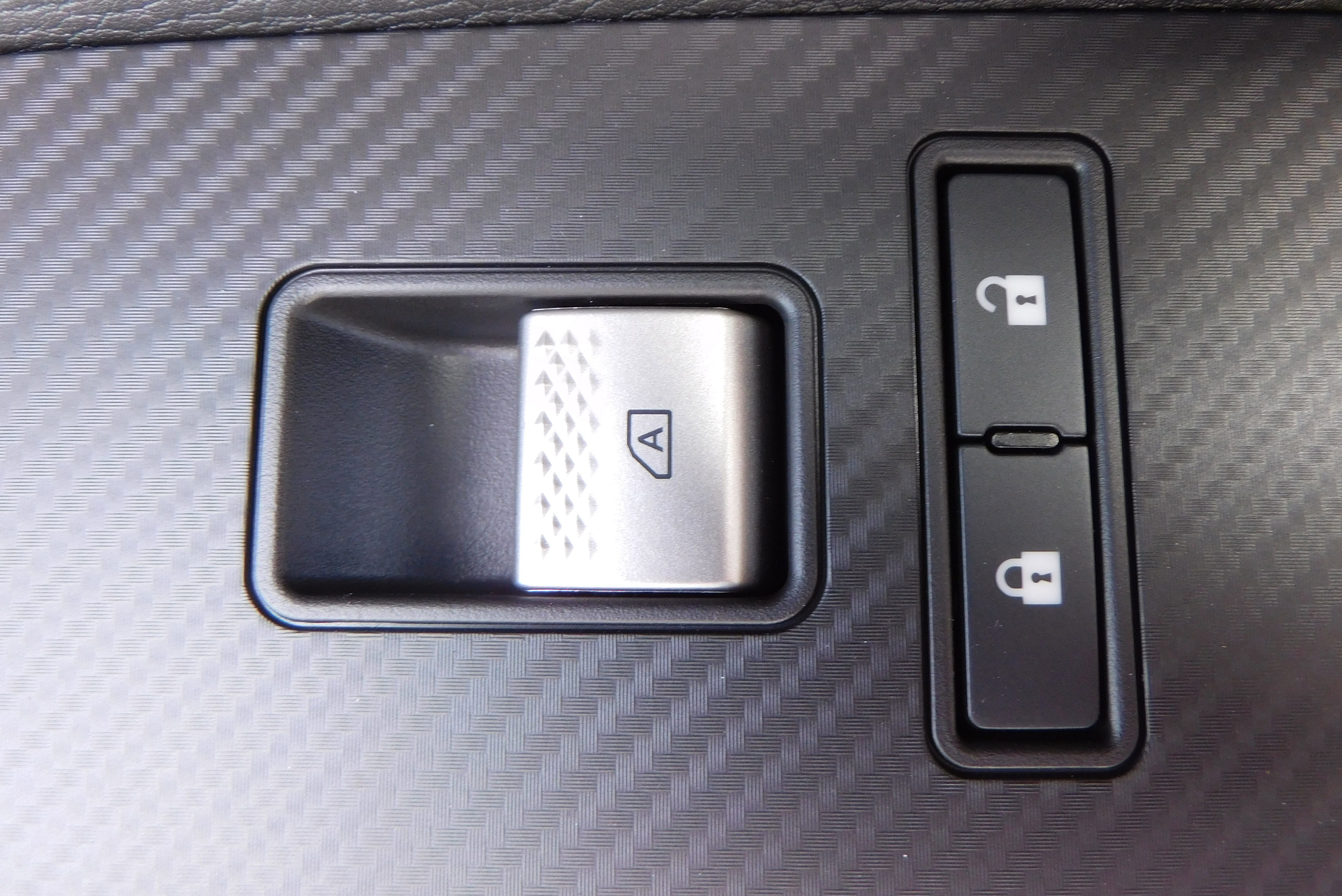 Used 2025 Mitsubishi Outlander SEL image 37