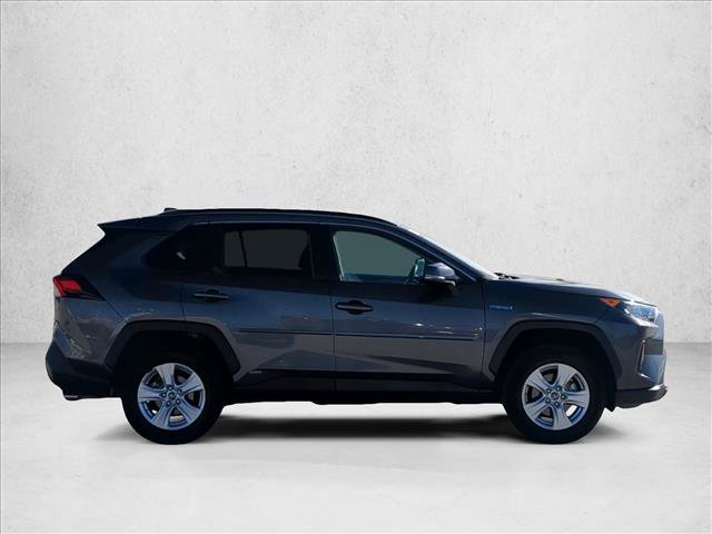 Used 2020 Toyota RAV4 LE image 4